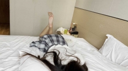 02年小女友白袜小脚丫