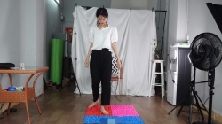 【aapary模拍视频】小敏趾压板，挠脚心电疗仪